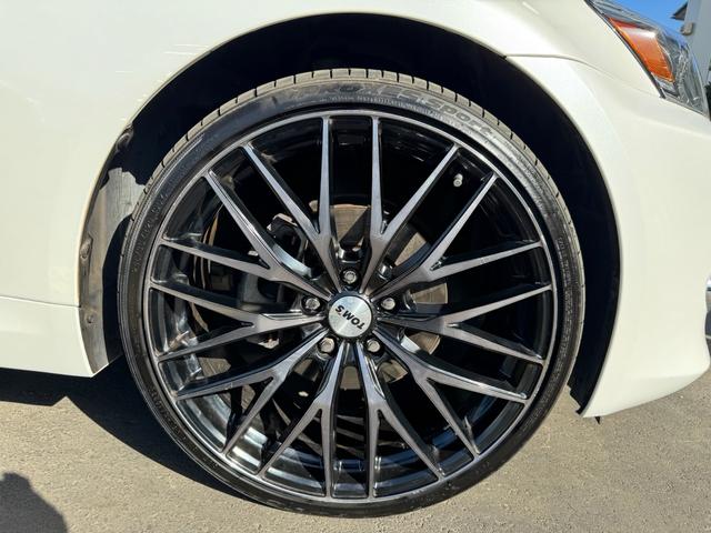 ＩＳ ＩＳ２５０Ｃ　バージョンＬ　平成２５年３月登録　ＴＯＭＳ２０インチＡＷ　赤革シート　クルーズコントロール　スペアキー　記録簿　ナビ　フルセグ　ＥＴＣ　バックカメラ　クリアランスソナー　ドラレコ（10枚目）