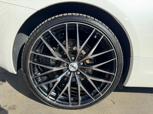 ＩＳ ＩＳ２５０Ｃ　バージョンＬ　平成２５年３月登録　ＴＯＭＳ２０インチＡＷ　赤革シート　クルーズコントロール　スペアキー　記録簿　ナビ　フルセグ　ＥＴＣ　バックカメラ　クリアランスソナー　ドラレコ（12枚目）