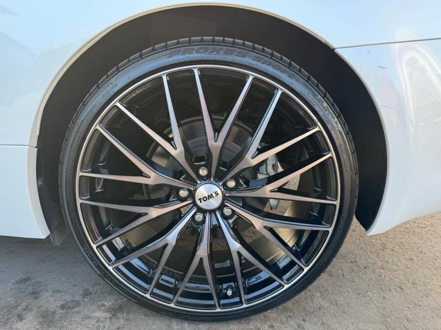 ＩＳ ＩＳ２５０Ｃ　バージョンＬ　平成２５年３月登録　ＴＯＭＳ２０インチＡＷ　赤革シート　クルーズコントロール　スペアキー　記録簿　ナビ　フルセグ　ＥＴＣ　バックカメラ　クリアランスソナー　ドラレコ（13枚目）