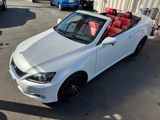 ＩＳ ＩＳ２５０Ｃ　バージョンＬ　平成２５年３月登録　ＴＯＭＳ２０インチＡＷ　赤革シート　クルーズコントロール　スペアキー　記録簿　ナビ　フルセグ　ＥＴＣ　バックカメラ　クリアランスソナー　ドラレコ（16枚目）