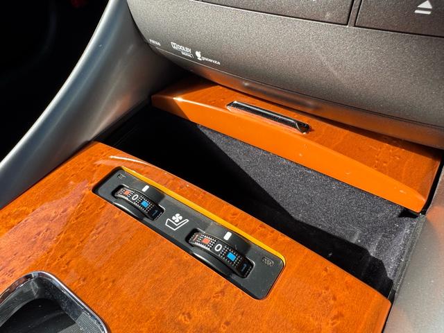 ＩＳ ＩＳ２５０Ｃ　バージョンＬ　平成２５年３月登録　ＴＯＭＳ２０インチＡＷ　赤革シート　クルーズコントロール　スペアキー　記録簿　ナビ　フルセグ　ＥＴＣ　バックカメラ　クリアランスソナー　ドラレコ（46枚目）