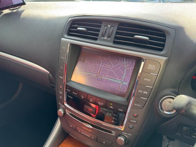 ＩＳ ＩＳ２５０Ｃ　バージョンＬ　平成２５年３月登録　ＴＯＭＳ２０インチＡＷ　赤革シート　クルーズコントロール　スペアキー　記録簿　ナビ　フルセグ　ＥＴＣ　バックカメラ　クリアランスソナー　ドラレコ（57枚目）