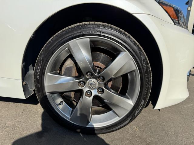 ＩＳ ＩＳ３５０Ｃ　黒革シート　記録簿　スペアキー　カードキー　純正アルミ　ナビ　フルセグ　バックカメラ　ＥＴＣ（13枚目）