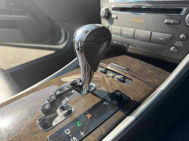 ＩＳ ＩＳ３５０Ｃ　黒革シート　記録簿　スペアキー　カードキー　純正アルミ　ナビ　フルセグ　バックカメラ　ＥＴＣ（46枚目）