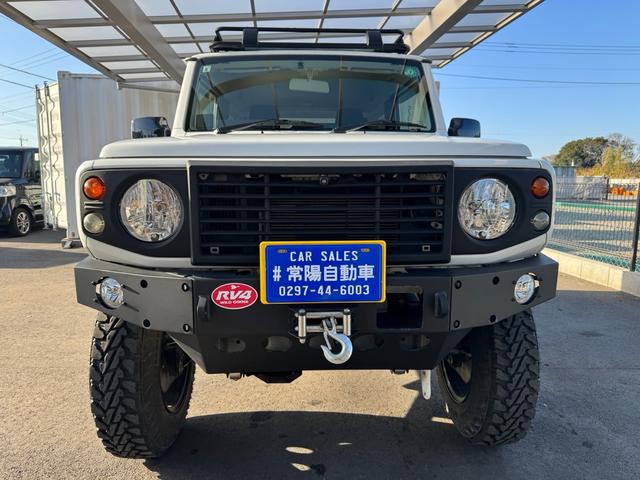 ジムニー 　ＧＩＧＥＡＲルーフラック　ディフェンダーグリル　ＭＥＴＡＬＲＯＣＫ１６インチホイール　ＷＡＲＮ電動ウインチＶＲ－Ｘ　ＷＩＬＤＧＯＯＳＥＲＶ４ウインチバンパー、マフラー　３インチリフトＦＲラテラル（2枚目）