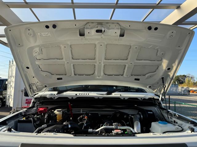 ジムニー 　ＧＩＧＥＡＲルーフラック　ディフェンダーグリル　ＭＥＴＡＬＲＯＣＫ１６インチホイール　ＷＡＲＮ電動ウインチＶＲ－Ｘ　ＷＩＬＤＧＯＯＳＥＲＶ４ウインチバンパー、マフラー　３インチリフトＦＲラテラル（7枚目）