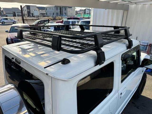 ジムニー 　ＧＩＧＥＡＲルーフラック　ディフェンダーグリル　ＭＥＴＡＬＲＯＣＫ１６インチホイール　ＷＡＲＮ電動ウインチＶＲ－Ｘ　ＷＩＬＤＧＯＯＳＥＲＶ４ウインチバンパー、マフラー　３インチリフトＦＲラテラル（28枚目）