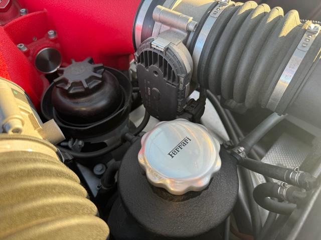 Ｆ４３０スパイダー 　デイトナシート　ディーラー車　パワークラフト可変マフラー　フォージドＡＷ　ローダウン　イエローレブカウンター　燃料ポンプ交換済　プロテクションフィルム　ディスプレイオーディオ　Ｂモニター　ドラレコ（12枚目）