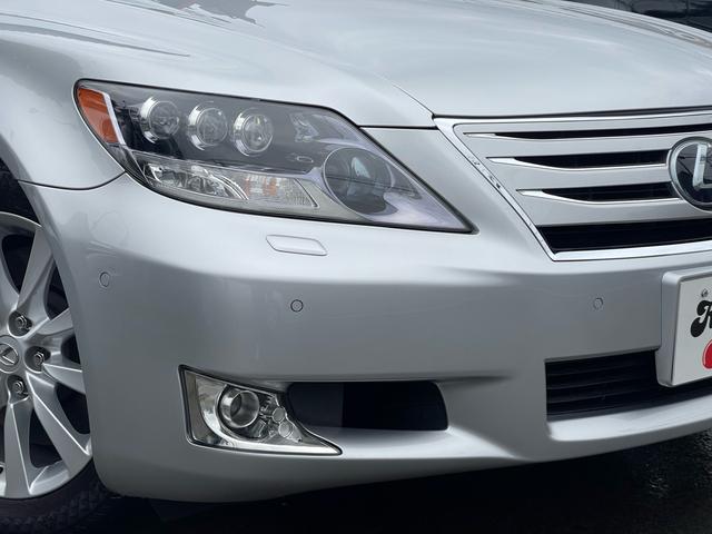 ＬＳ ＬＳ６００ｈＬ　マークレビンソン／サンルーフ／前後ソナー／電動ポール／純正ナビ／バックカメラ／黒革／エアシート／ヒーター／純正アルミ／パワートランク／全席イージークローズ／ＨＩＤ／ＥＴＣ／（4枚目）