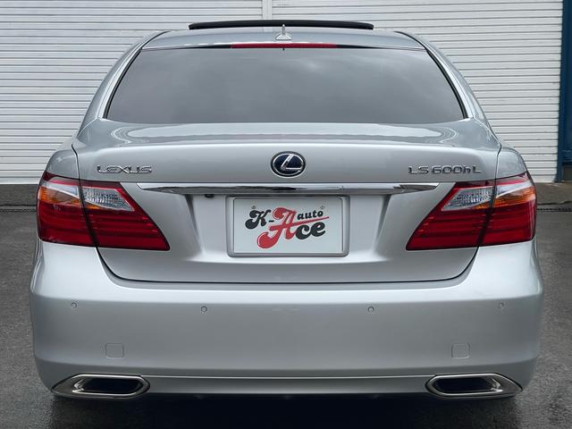 ＬＳ ＬＳ６００ｈＬ　マークレビンソン／サンルーフ／前後ソナー／電動ポール／純正ナビ／バックカメラ／黒革／エアシート／ヒーター／純正アルミ／パワートランク／全席イージークローズ／ＨＩＤ／ＥＴＣ／（7枚目）