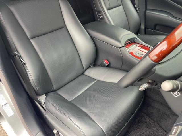 ＬＳ ＬＳ６００ｈＬ　マークレビンソン／サンルーフ／前後ソナー／電動ポール／純正ナビ／バックカメラ／黒革／エアシート／ヒーター／純正アルミ／パワートランク／全席イージークローズ／ＨＩＤ／ＥＴＣ／（22枚目）
