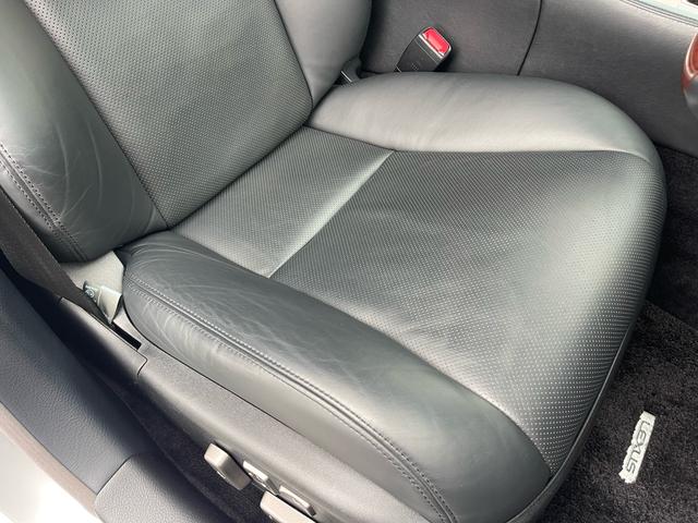 ＬＳ ＬＳ６００ｈＬ　マークレビンソン／サンルーフ／前後ソナー／電動ポール／純正ナビ／バックカメラ／黒革／エアシート／ヒーター／純正アルミ／パワートランク／全席イージークローズ／ＨＩＤ／ＥＴＣ／（24枚目）