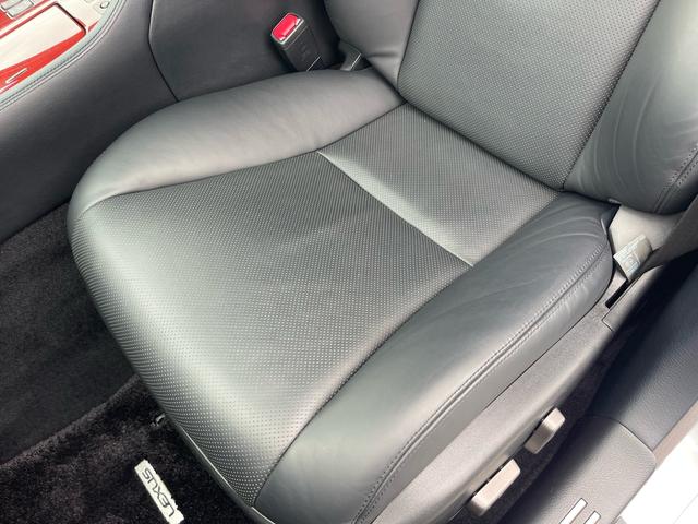 ＬＳ ＬＳ６００ｈＬ　マークレビンソン／サンルーフ／前後ソナー／電動ポール／純正ナビ／バックカメラ／黒革／エアシート／ヒーター／純正アルミ／パワートランク／全席イージークローズ／ＨＩＤ／ＥＴＣ／（30枚目）