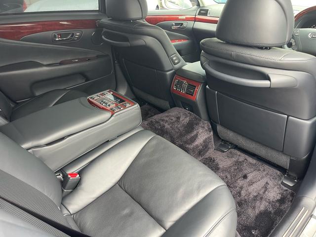 ＬＳ ＬＳ６００ｈＬ　マークレビンソン／サンルーフ／前後ソナー／電動ポール／純正ナビ／バックカメラ／黒革／エアシート／ヒーター／純正アルミ／パワートランク／全席イージークローズ／ＨＩＤ／ＥＴＣ／（39枚目）