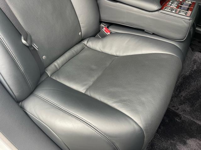 ＬＳ ＬＳ６００ｈＬ　マークレビンソン／サンルーフ／前後ソナー／電動ポール／純正ナビ／バックカメラ／黒革／エアシート／ヒーター／純正アルミ／パワートランク／全席イージークローズ／ＨＩＤ／ＥＴＣ／（41枚目）