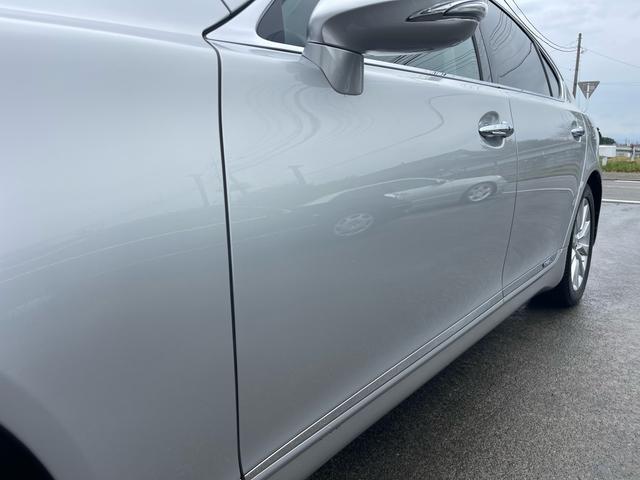 ＬＳ ＬＳ６００ｈＬ　マークレビンソン／サンルーフ／前後ソナー／電動ポール／純正ナビ／バックカメラ／黒革／エアシート／ヒーター／純正アルミ／パワートランク／全席イージークローズ／ＨＩＤ／ＥＴＣ／（58枚目）