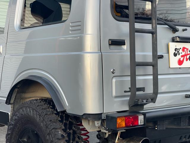 ジムニー ワイルドウインド リビルトエンジン載せ替え/2インチリフトアップ/社外バンパー/社外マフラー/タンクガード/社外16インチ/235/85/16/社外エアクリーナ/(9枚目)