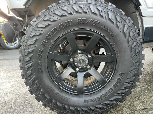 ジムニー ワイルドウインド リビルトエンジン載せ替え/2インチリフトアップ/社外バンパー/社外マフラー/タンクガード/社外16インチ/235/85/16/社外エアクリーナ/(16枚目)