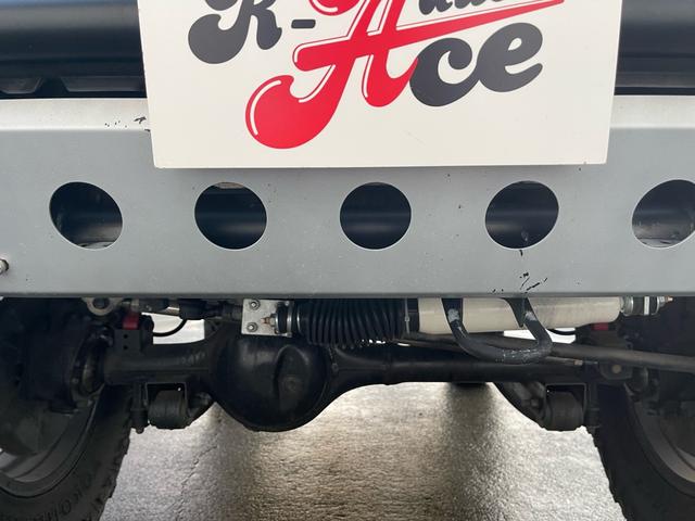 ジムニー ワイルドウインド リビルトエンジン載せ替え/2インチリフトアップ/社外バンパー/社外マフラー/タンクガード/社外16インチ/235/85/16/社外エアクリーナ/(33枚目)