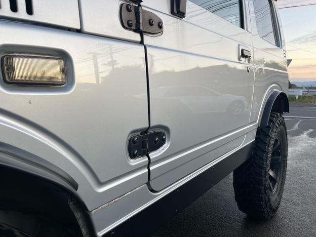 ジムニー ワイルドウインド リビルトエンジン載せ替え/2インチリフトアップ/社外バンパー/社外マフラー/タンクガード/社外16インチ/235/85/16/社外エアクリーナ/(43枚目)