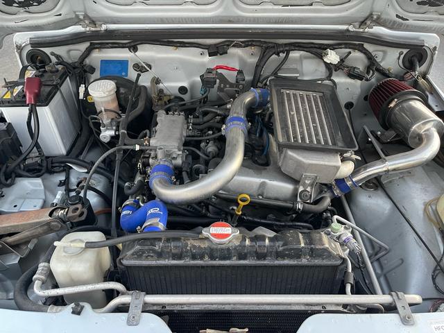 ジムニー ワイルドウインド リビルトエンジン載せ替え/2インチリフトアップ/社外バンパー/社外マフラー/タンクガード/社外16インチ/235/85/16/社外エアクリーナ/(51枚目)