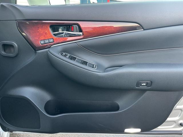 クラウンマジェスタ Ｆバージョン　イデアルエアサス／モデリスタエアロ／３６０°カメラ／前後ソナー／衝突軽減／黒革／エアシート／ヒーター／純正ナビ／純正アルミ／スマートキー／ＥＴＣ／（25枚目）