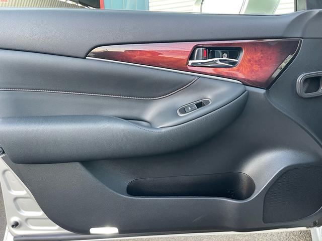 クラウンマジェスタ Ｆバージョン　イデアルエアサス／モデリスタエアロ／３６０°カメラ／前後ソナー／衝突軽減／黒革／エアシート／ヒーター／純正ナビ／純正アルミ／スマートキー／ＥＴＣ／（31枚目）