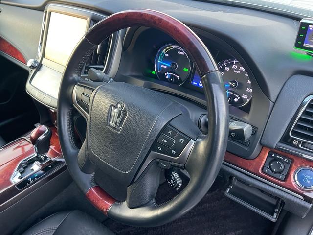 クラウンマジェスタ Ｆバージョン　イデアルエアサス／モデリスタエアロ／３６０°カメラ／前後ソナー／衝突軽減／黒革／エアシート／ヒーター／純正ナビ／純正アルミ／スマートキー／ＥＴＣ／（61枚目）