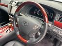 ＬＳ６００ｈＬ　マークレビンソン／サンルーフ／前後ソナー／電動ポール／純正ナビ／バックカメラ／黒革／エアシート／ヒーター／純正アルミ／パワートランク／全席イージークローズ／ＨＩＤ／ＥＴＣ／（62枚目）