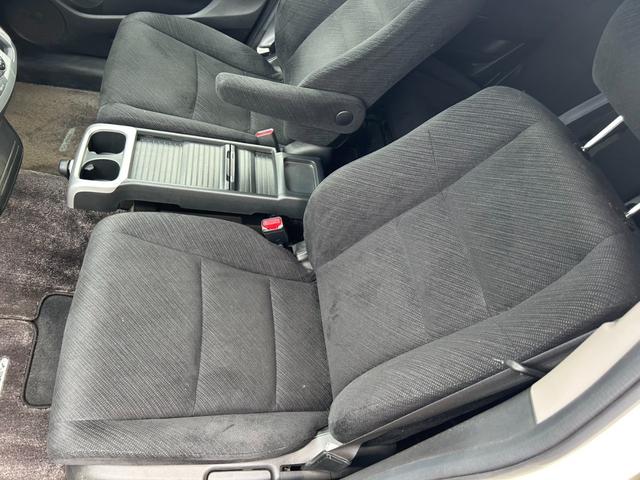オデッセイ Ｍエアロパッケージ　ユーザー買取車／車検Ｒ８．１１迄／純正ナビ／ＴＶ／バックカメラ／ＴＶキャンセラー／オートエアコン／ＮＯＢＬＥＳＳＥ二本出しマフラー／社外足回り／ＨＩＤヘッドライト／オートライト／純正ＡＷ／ＥＴＣ／（29枚目）