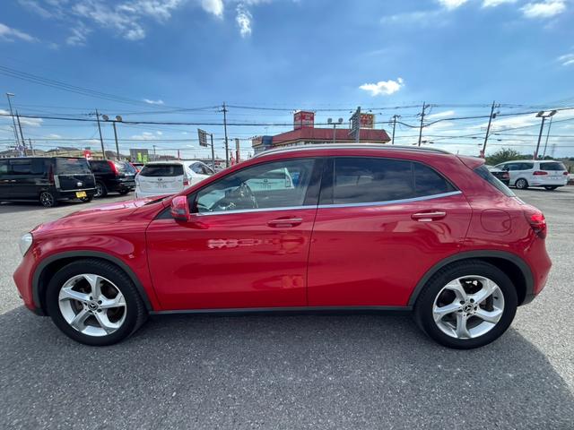 ＧＬＡクラス ＧＬＡ１８０　ユーザー買取車／後期モデル／ディーラー車検記録簿有／レーダーセーフティ＆ベーシックＰＫＧ／黒レザーシート／シートヒーター／ＬＥＤヘッドライト／純正ナビ／オートトランク／オートエアコン／キーレスゴー／（8枚目）