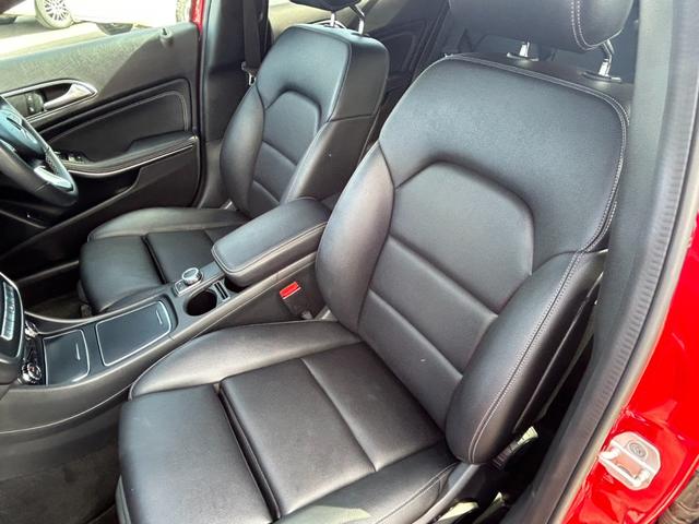 ＧＬＡクラス ＧＬＡ１８０　ユーザー買取車／後期モデル／ディーラー車検記録簿有／レーダーセーフティ＆ベーシックＰＫＧ／黒レザーシート／シートヒーター／ＬＥＤヘッドライト／純正ナビ／オートトランク／オートエアコン／キーレスゴー／（33枚目）