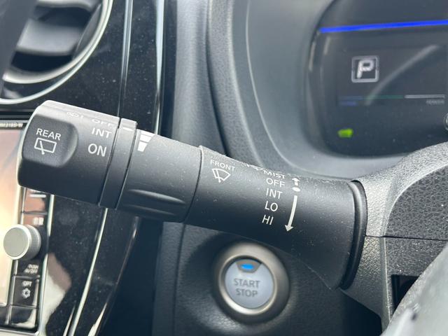 ノート ｅ－パワー　Ｘ　ユーザー買取車／走行一万キロ代／アラウンドビューモニター／ルームミラー／純正ナビ／フルセグ／Ｂｌｕｅｔｏｏｔｈオーディオ／レーンアシスト／コーナーセンサー／純正ＡＷ／ドラレコ／ＥＴＣ／（12枚目）