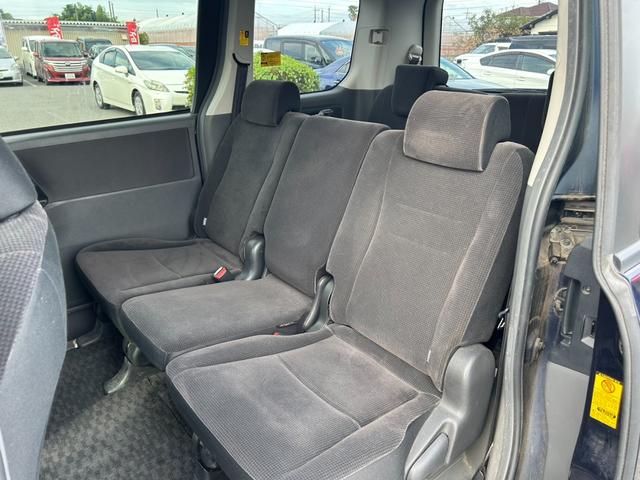 ノア Ｘ　Ｌセレクション　ユーザー買取ワンオーナー車／新品ノーマルタイヤ交換付／車検Ｒ９．４迄／両側パワースライドドア／ナビ／ＴＶ／バックカメラ／エンジンプッシュスタート／電動格納ミラー／オートエアコン／ＥＴＣ／（29枚目）