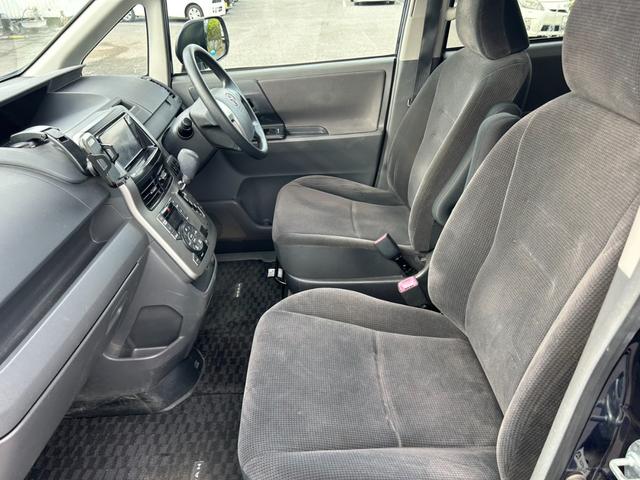 ノア Ｘ　Ｌセレクション　ユーザー買取ワンオーナー車／新品ノーマルタイヤ交換付／車検Ｒ９．４迄／両側パワースライドドア／ナビ／ＴＶ／バックカメラ／エンジンプッシュスタート／電動格納ミラー／オートエアコン／ＥＴＣ／（32枚目）
