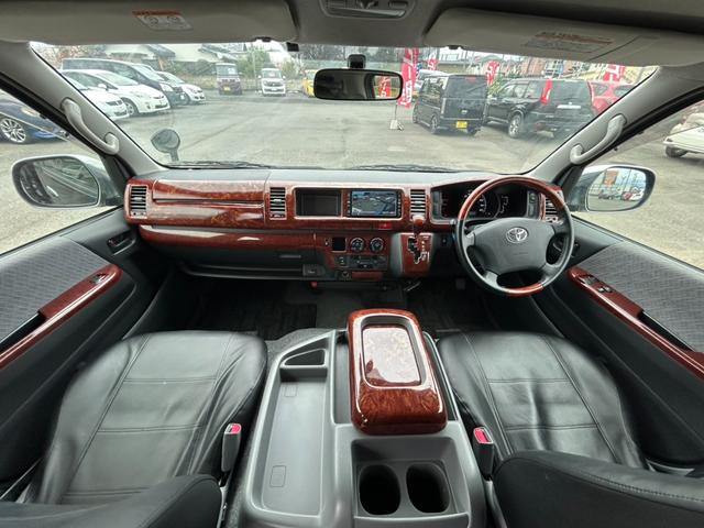 レジアスエースバン ロングスーパーＧＬ　ユーザー買取＆１オーナー車／実走行６０００キロ／新品タイヤ付き／メーカーナビ／フルセグ／バックカメラ／ＥＴＣ／（9枚目）