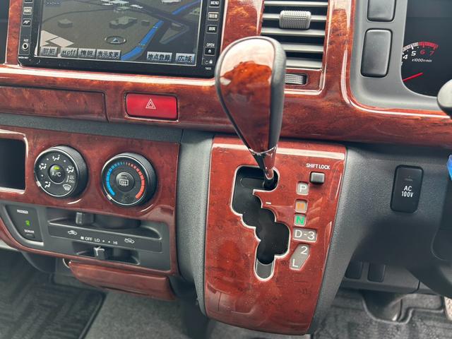 レジアスエースバン ロングスーパーＧＬ　ユーザー買取＆１オーナー車／実走行６０００キロ／新品タイヤ付き／メーカーナビ／フルセグ／バックカメラ／ＥＴＣ／（17枚目）