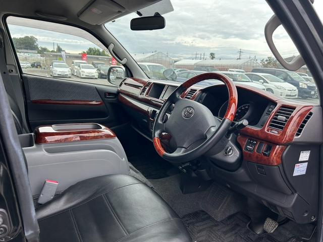 レジアスエースバン ロングスーパーＧＬ　ユーザー買取＆１オーナー車／実走行６０００キロ／新品タイヤ付き／メーカーナビ／フルセグ／バックカメラ／ＥＴＣ／（22枚目）
