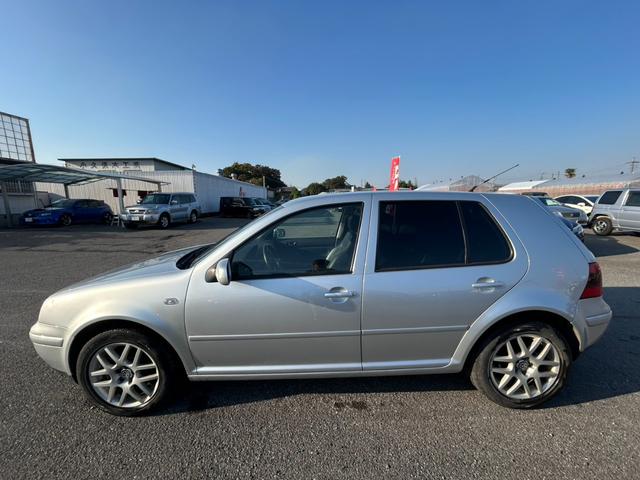 ゴルフ イクセプト　ユーザー買取車／左ハンドル／黒皮シート／カロッツェリアナビ／ＴＶ／バックカメラ／Ｂｌｕｅｔｏｏｔｈオーディオ／ＥＴＣ／オートエアコン／（8枚目）