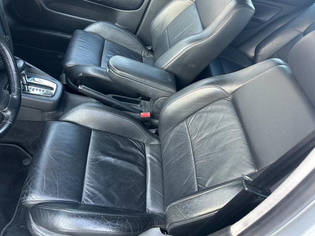 ゴルフ イクセプト　ユーザー買取車／左ハンドル／黒皮シート／カロッツェリアナビ／ＴＶ／バックカメラ／Ｂｌｕｅｔｏｏｔｈオーディオ／ＥＴＣ／オートエアコン／（18枚目）