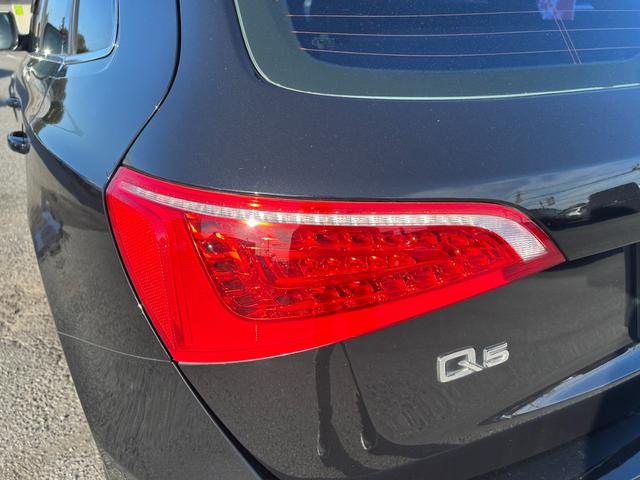 Q5 2.0TFSIクワトロ 4WD/Sライン/ユーザー買取車/車検R9.8迄/天張りたるみ有/純正ナビ/純正19インチAW/ETC/オートライト/オートエアコン/パワーシート/プッシュスタート/オートトランク/(29枚目)
