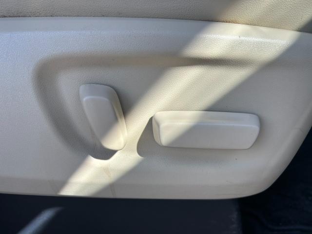 アルファードハイブリッド G ユーザー買取車/ワンオーナー/車検R9.2迄/10インチナビ/フルセグ/バックカメラ/Bluetoothオーディオ/11インチフリップダウン/両側パワスラ/パワーシート/コーナーセンサー/ドラレコ/(16枚目)