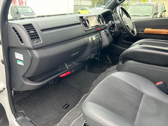 ハイエースバン スーパーGL ダークプライムII ユーザー買取車/ワンオーナー/セーフティセンス/オプション15インチAW/純正ナビ/TV/バックカメラ/クリアランスソナー/レーンアシスト/ETC/100V電源/フロントスポイラー/(36枚目)