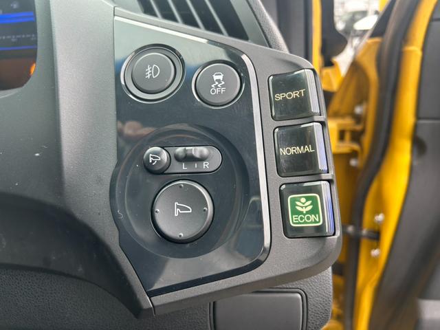 CR-Z αブラックレーベル ユーザー買取車/車検R9.5/純正16インチAW/純正ナビ/バックカメラ/オートエアコン/オートライト/ETC/(14枚目)