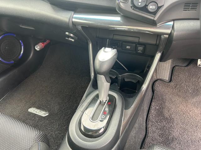 CR-Z αブラックレーベル ユーザー買取車/車検R9.5/純正16インチAW/純正ナビ/バックカメラ/オートエアコン/オートライト/ETC/(17枚目)