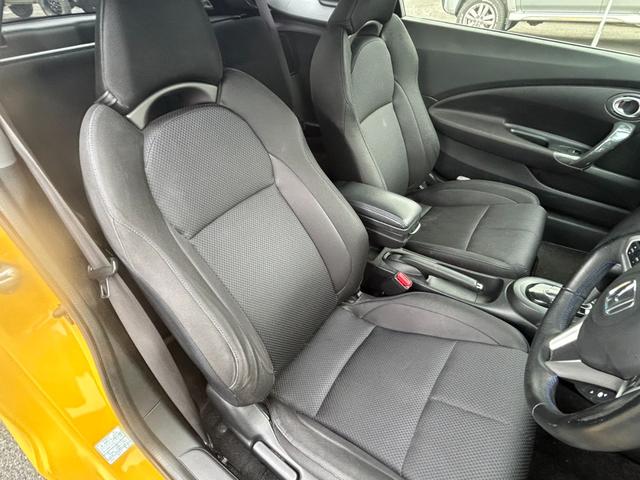 CR-Z αブラックレーベル ユーザー買取車/車検R9.5/純正16インチAW/純正ナビ/バックカメラ/オートエアコン/オートライト/ETC/(18枚目)