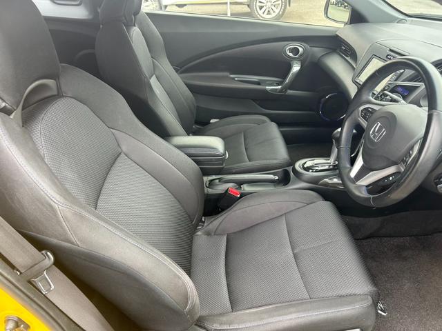 CR-Z αブラックレーベル ユーザー買取車/車検R9.5/純正16インチAW/純正ナビ/バックカメラ/オートエアコン/オートライト/ETC/(19枚目)