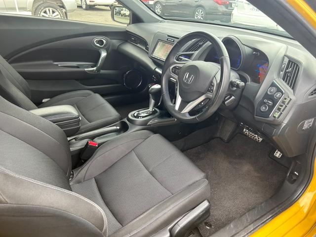 CR-Z αブラックレーベル ユーザー買取車/車検R9.5/純正16インチAW/純正ナビ/バックカメラ/オートエアコン/オートライト/ETC/(21枚目)