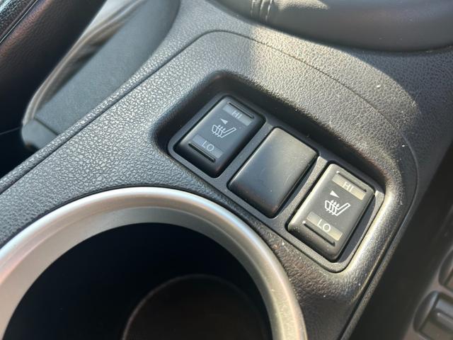 フェアレディＺ バージョンＴ　ユーザー買取車／白内装／ＢＯＳＥサウンド／純正ナビ／ＴＶ／バックカメラ／Ｂｌｕｅｔｏｏｔｈオーディオ／デジタルインナーミラー／パワーシート／シートヒーター／オートエアコン／純正１８インチＡＷ／ＥＴＣ／（24枚目）