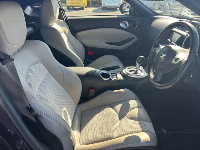 フェアレディＺ バージョンＴ　ユーザー買取車／白内装／ＢＯＳＥサウンド／純正ナビ／ＴＶ／バックカメラ／Ｂｌｕｅｔｏｏｔｈオーディオ／デジタルインナーミラー／パワーシート／シートヒーター／オートエアコン／純正１８インチＡＷ／ＥＴＣ／（27枚目）